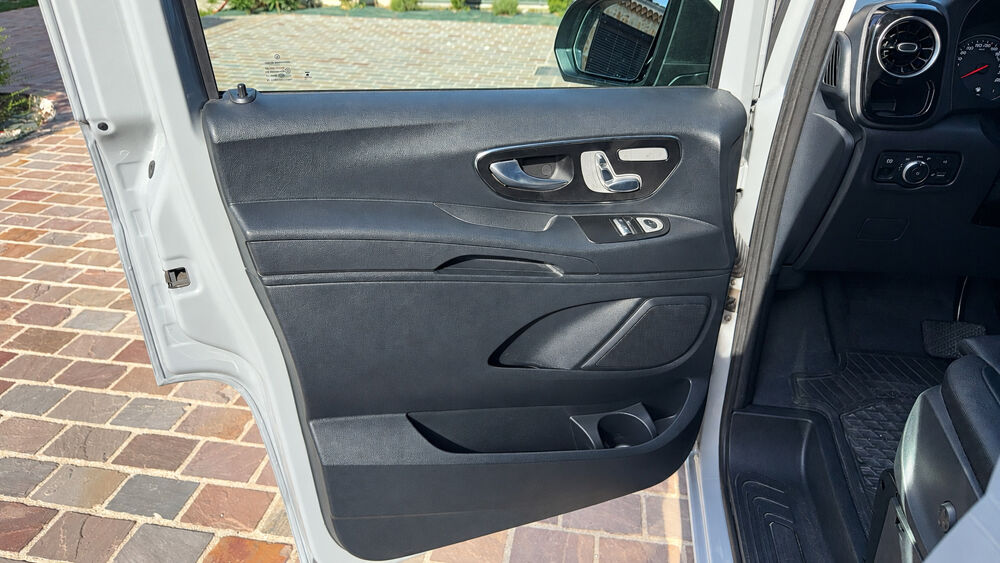 Vito Combi 119 CDI 190 9G-Tronic Mixto Pro - Premi&egrave;re main 5 plac 2024 occasion 26000 Valence