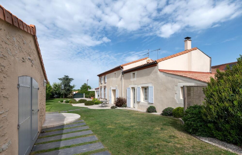 Vente Maison Coût de coeur assuré pour cette bâtisse de caractère rénovée avec goût Beaupreau en mauges