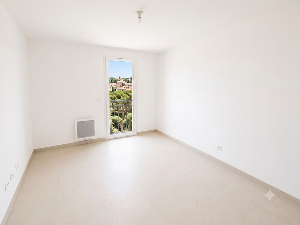 T2 NEUF avec balcon et parking à COGOLIN