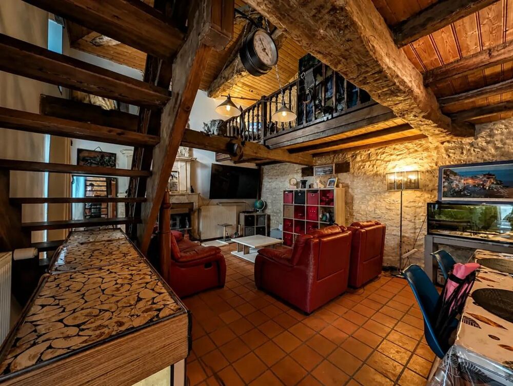 Vente Maison Maison de caractère 212 m² avec piscine et terrain de 3000 m² Clion
