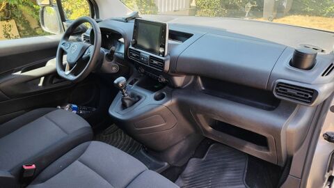 Combo VU M IV 1.5 D 130 Elegance - Premi&egrave;re main 2021 occasion 77000 Melun
