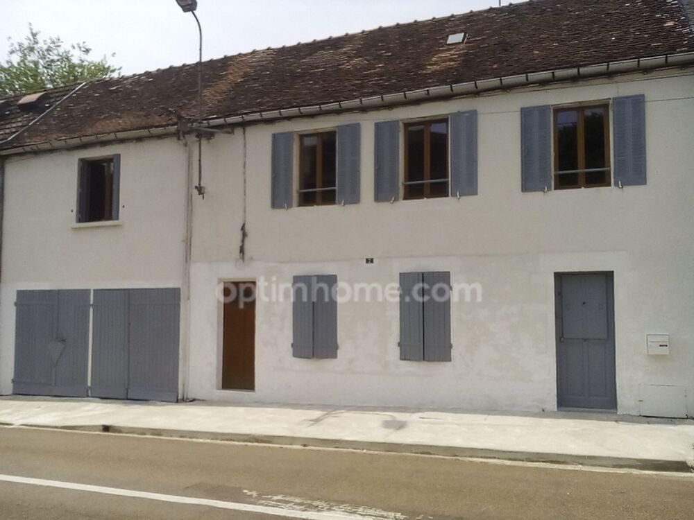 Appartement et garage entièrement rénovés, proche de toutes commodités !!