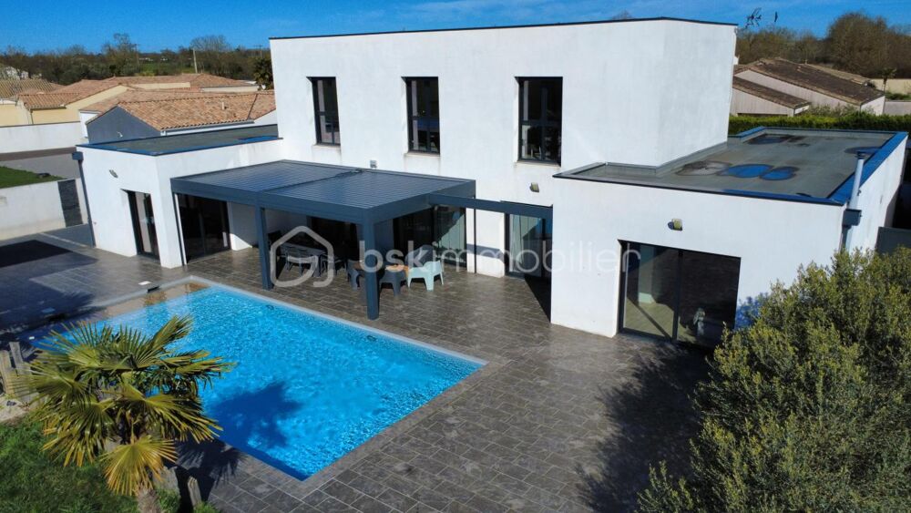 ? Villa 225 m² Bessines  6 ch possibles  Piscine 10x5  Terrain 1461 m²