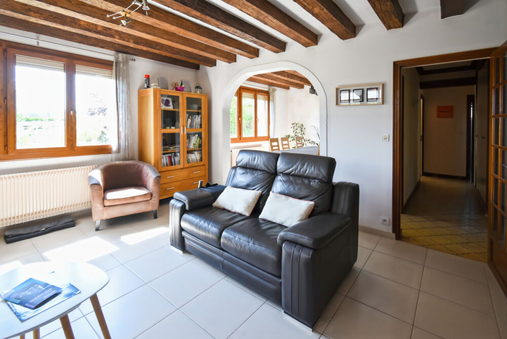 MAISON TRADITIONNELLE SUR SOUS SOL TOTAL offrant 4 CHAMBRES