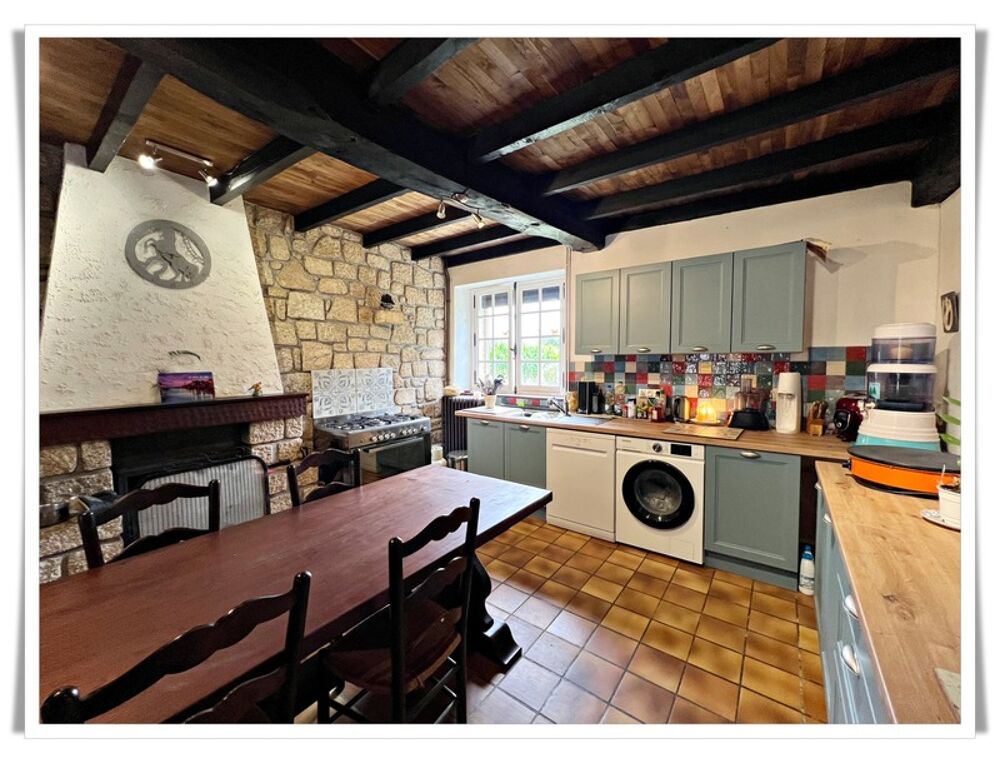 Maison à vendre 6 pièces PLUMELIAU (56) Propriété en pierre au coeur de la nature  Un cadre de vie enchanteur