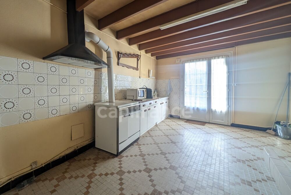 Vente Maison Maison mitoyenne en pierres à rénover avec 2 hectares de terrain plat à Carentoir – Idéal chevaux et projets nature.