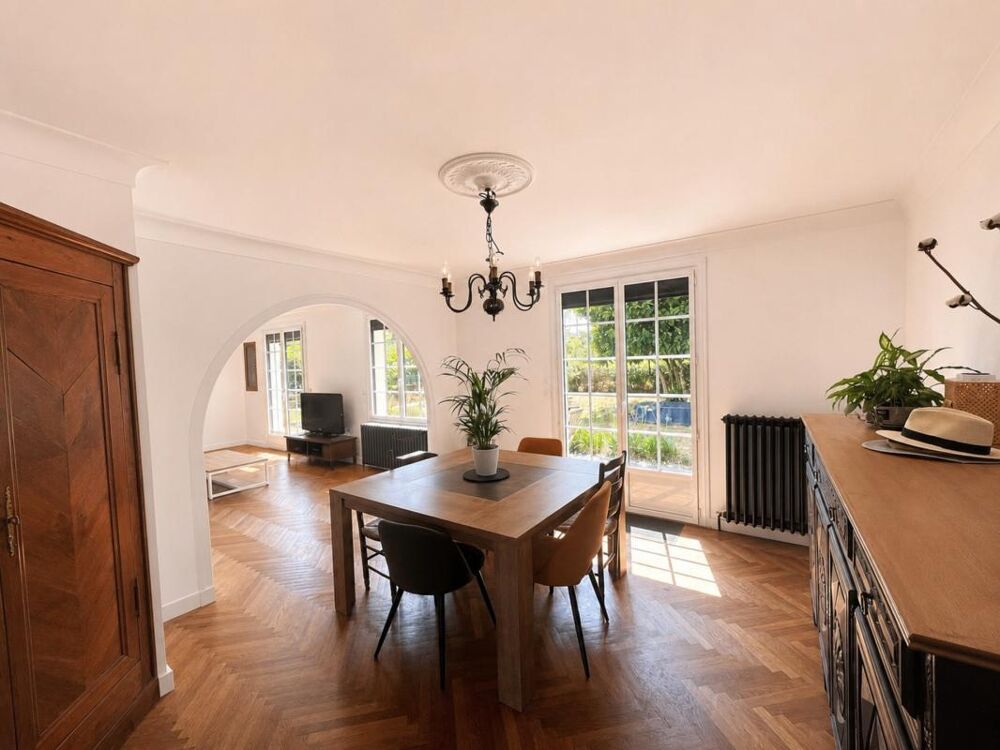 Saint-Avé  Quartier des Trois Rois  Maison familiale rénovée de 140 m²  5 chambres  Terrain de 790 m²