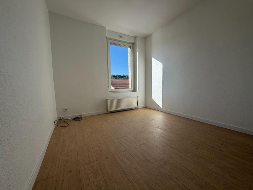 Appartement 4 pièces 90 m² · à Rehon · 90 m² · 121 000 €