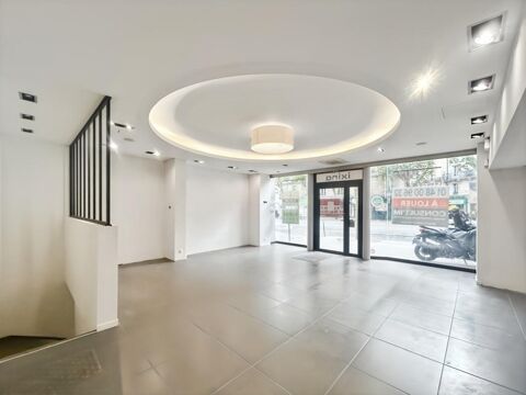 Sur le Boulevard Malesherbes, boutique b&eacute;n&eacute;ficiant d'un RDC de 97 m&sup2; 4918 75008 Paris