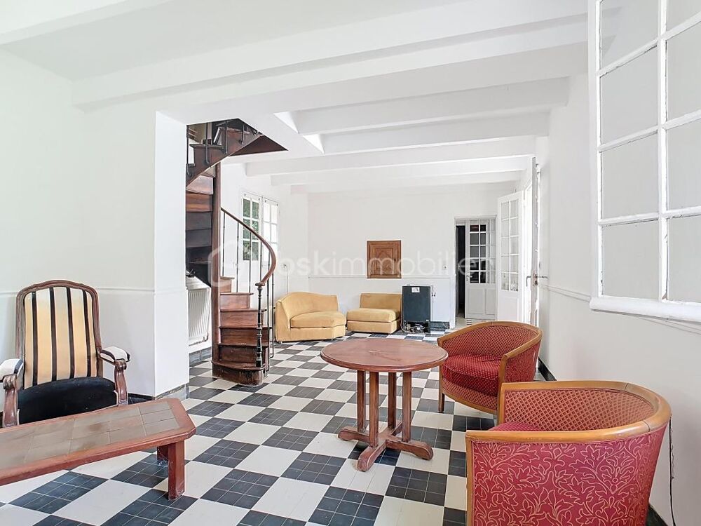 Maison de caractère 155m2 3 chambres 6800m2 terrain au coeur de Couilly-Pont-aux-Dames