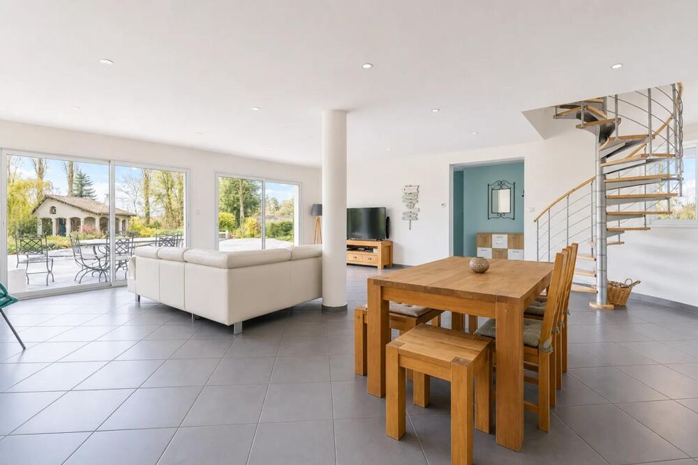 Charmante maison avec étang privé à Pusey