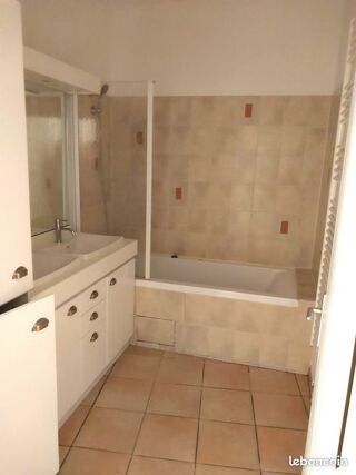  Appartement à louer 4 pièces 103 m²