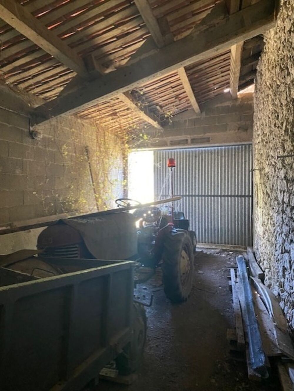 Vente Maison Granges en pierres aménageable en habitation, à Blanzaguet Saint Cybard, réseaux au pied Blanzaguet saint cybard