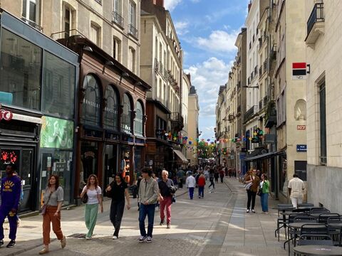   44000 NANTES - BAIL A CEDER HYPER CENTRE 65 M² - QUARTIER ROYALE GRASLIN 