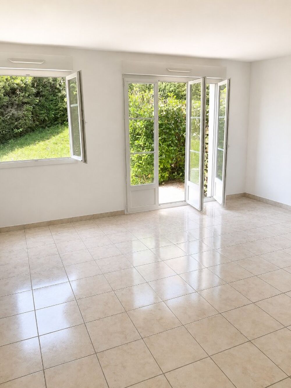 Appartement T4 en duplex avec parking à Montlhéry