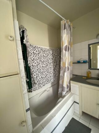  Appartement à louer 3 pièces 77 m²