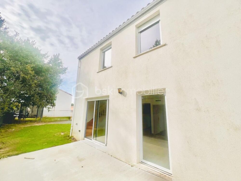 Vente Maison Maison T5 avec terrasse et jardin Merville