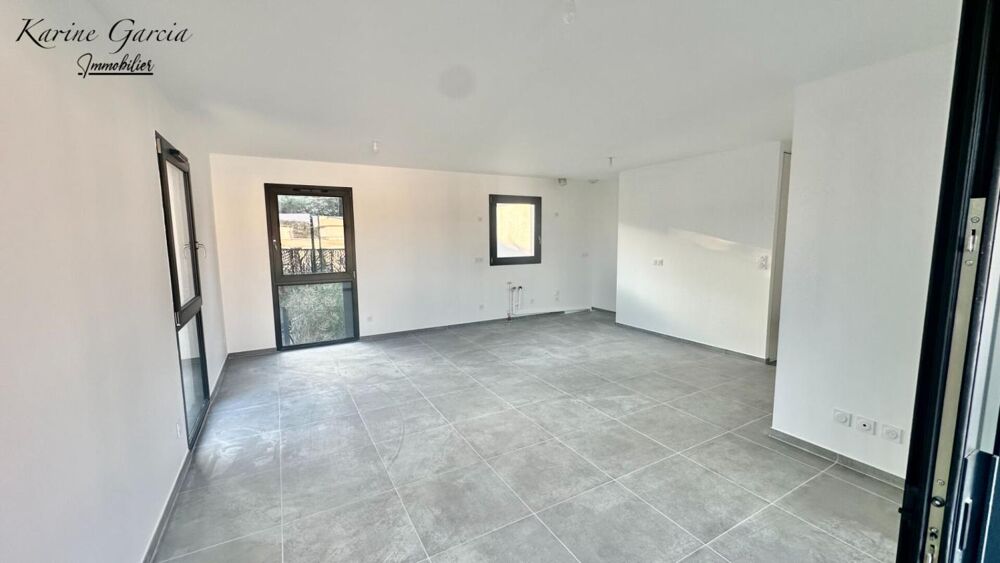 SIX FOURS LES PLAGES - APPARTEMENT DE TYPE 3 - SUPERFICIE 62 M² - PARKING SOUS SOL