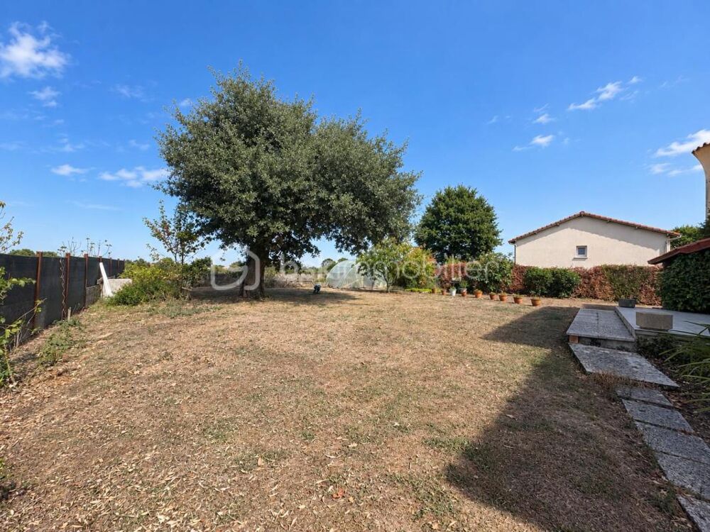 Maison familiale de 142 m² avec sous-sol de 125 m²  Saint-Léger-sous-Cholet
