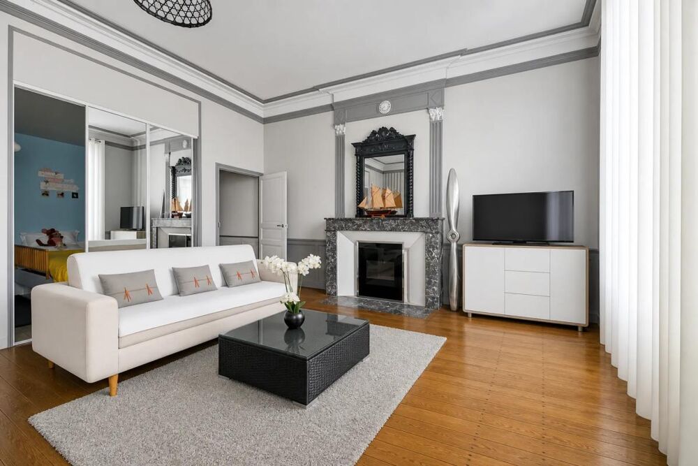 Vente Hôtel particulier Hotel particulier de 374m² centre ville Ruffec