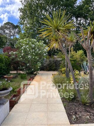  Maison à vendre 8 pièces 223 m²
