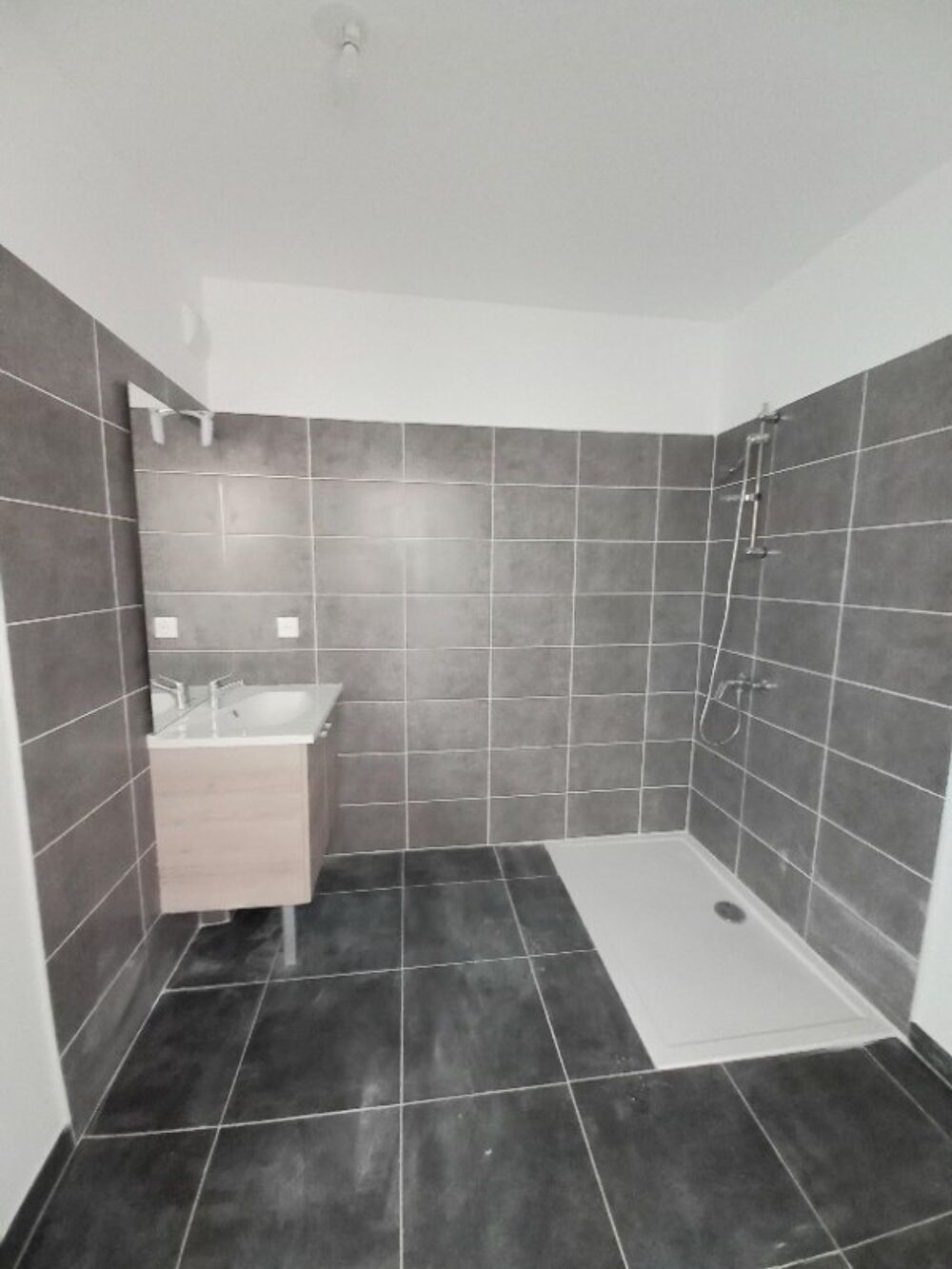 Location Appartement T3 NEUF meublé avec balcon et parking au PONTET Le pontet