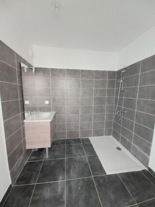  Appartement à louer 3 pièces 61 m²
