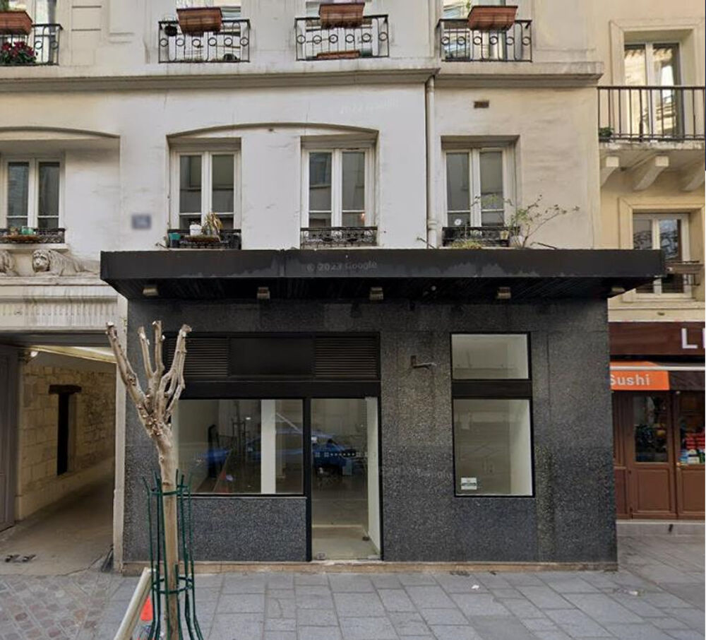  Au coeur du quartier des Halles, en location pure, boutique de 71 m² 