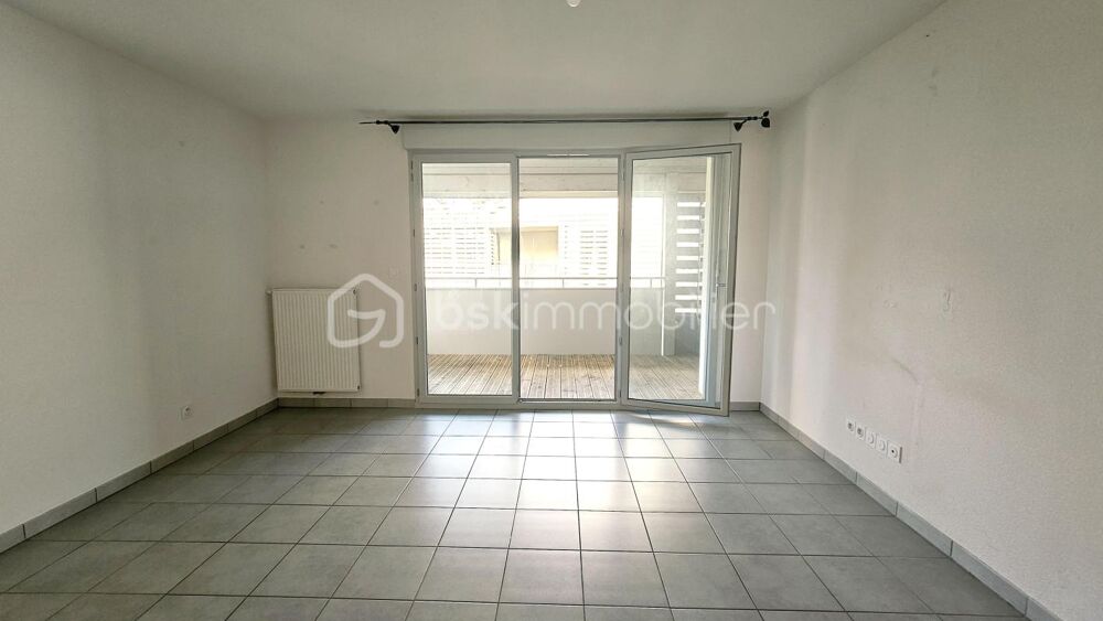 SOUSTONS  Appartement T2 récent avec terrasse et double parking en sous-sol