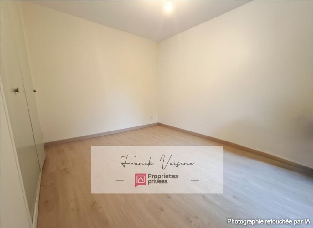 Vente Maison Maison aux Herbiers, maison plain-pied de 94 m2 avec 2 chambres sur une parcelle de 1250 m env2 env 4 pièce(s) 94.35 m2 Les herbiers