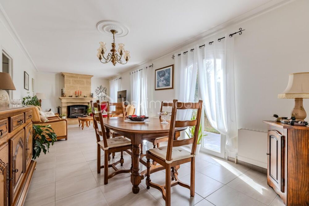 Vente Maison Maison 111m2 avec un GRAND JARDIN ET PISCNE Salleboeuf