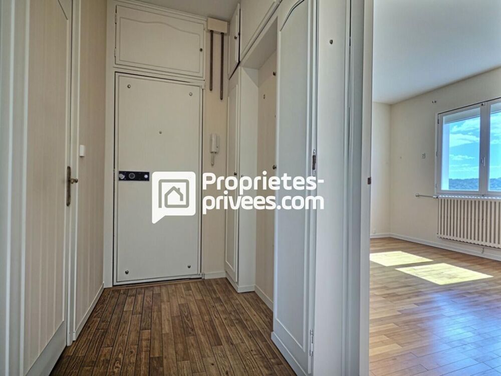 Vente Appartement Appartement  T5/6 d'env. 106 m2 en dernier étage  avec 3/4 ch. et cave dans secteur prisé sur PERIGUEUX (24000) Perigueux