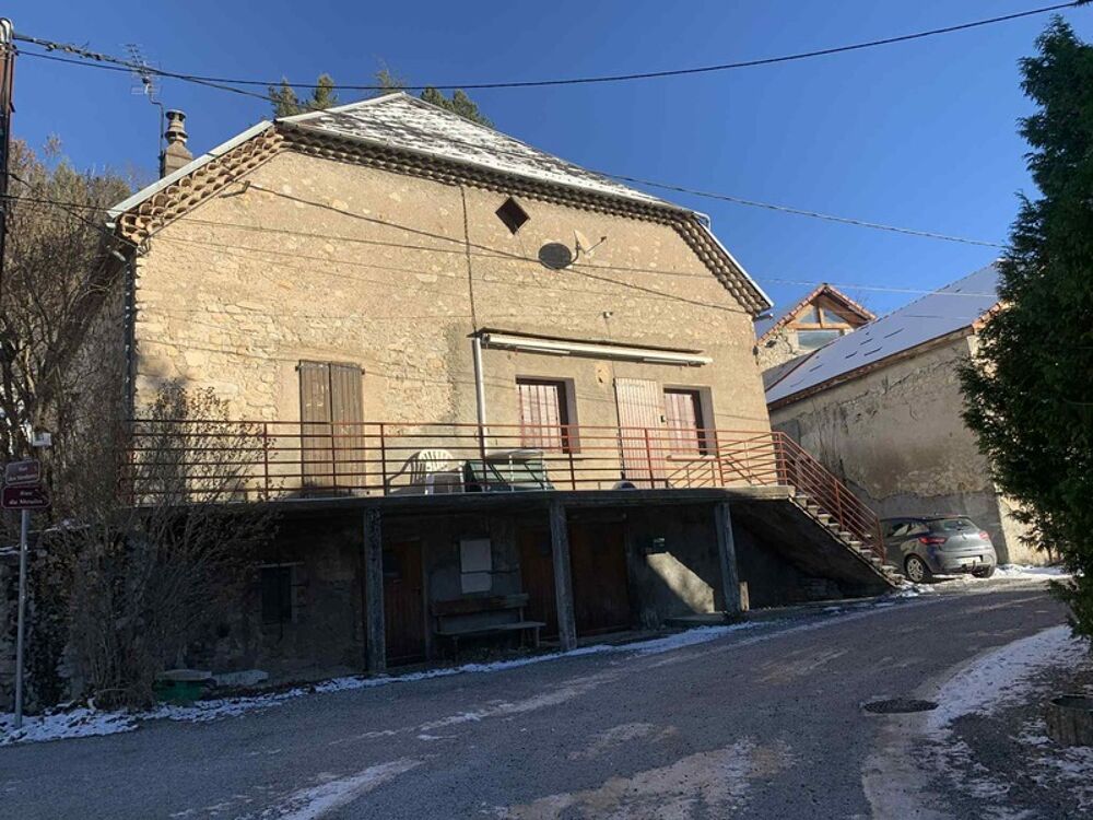 Bâtisse à rénover  LUS-LA-CROIX-HAUTE (Hameau Les Corréardes) 80 m² habitables + grande grange 140 m² + dépendances