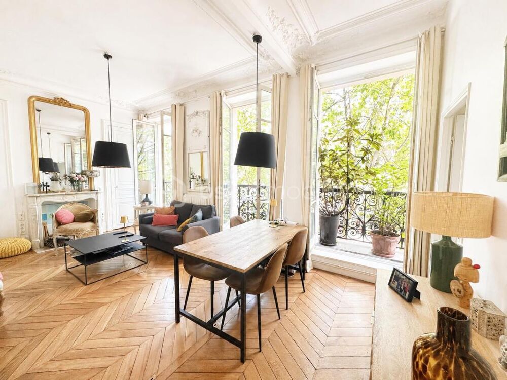 Vente Appartement COUP DE CŒUR - Très joli 3 pièces avec balcon dans un immeuble Haussmannien - BOULEVARD MAGENTA Paris 9