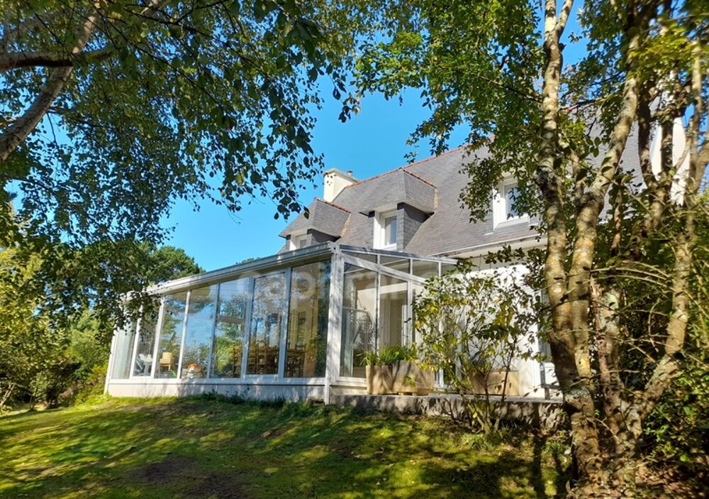 Maison à vendre sur sous-sol total - secteur Plogonnec - Surface habitable 134 m2 - 6 pièces- 4 chambres - 1 bureau- véranda- ja