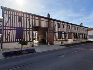  Maison à vendre 10 pièces 284 m²