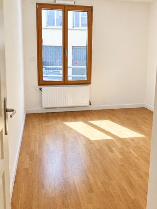  Appartement à louer 3 pièces 70 m²