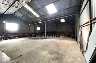  Immeuble à vendre 10 pièces 7440 m²