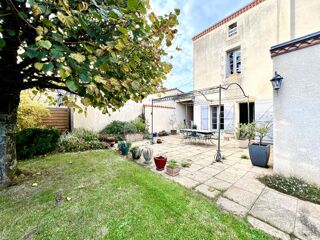 Vente Maison Maison Montfaucon Montigne 7 pièce(s) 206 m2 Montfaucon montigne