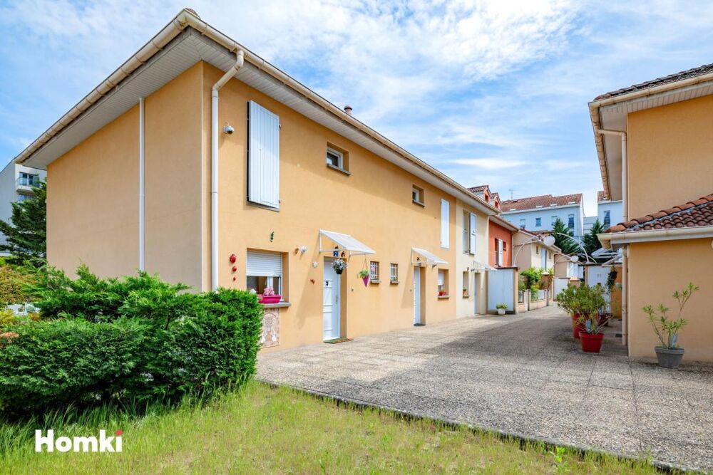 Villeurbanne  Duplex esprit maison avec terrasse, jardin et garage