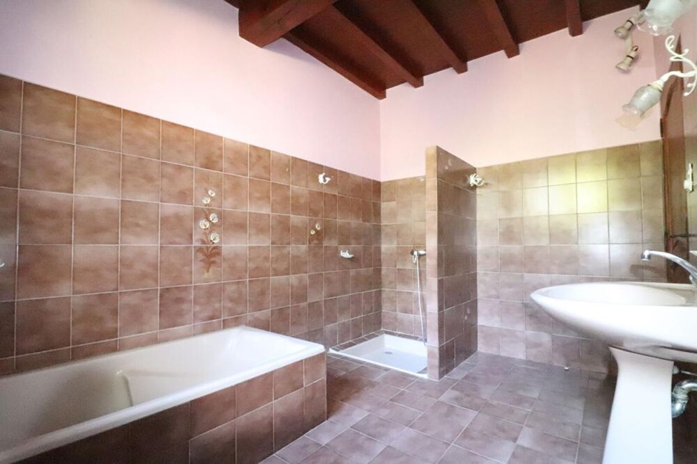 Vente Maison ARLES  Quartier Gimeaux  Maison de  200 m² sur 8 000 m² de terrain Arles