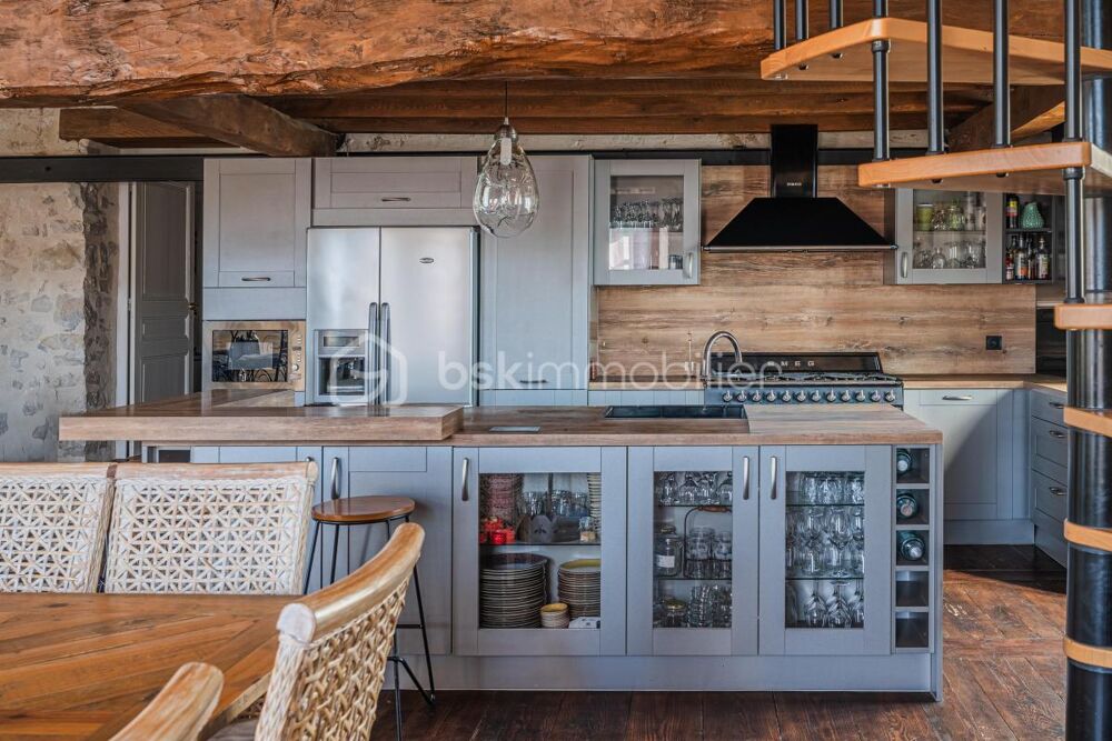 à vendre  Propriété/château Marignieu (01300)