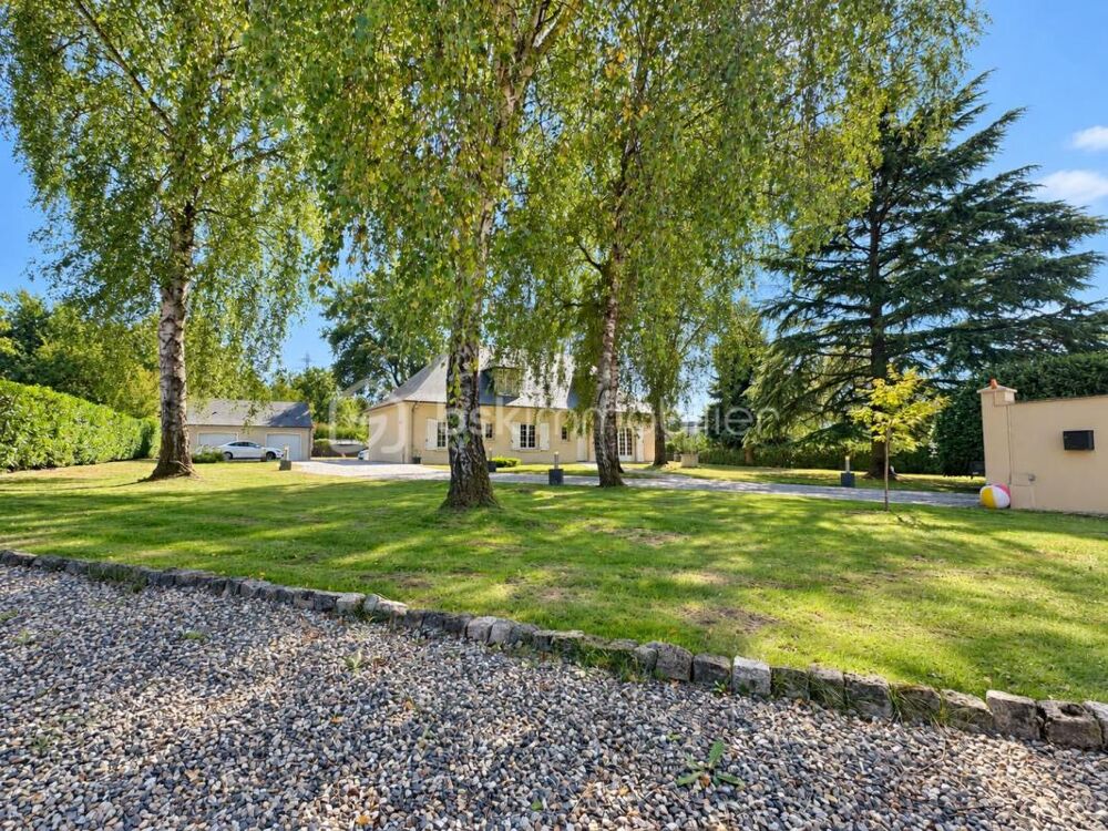 À Ingré, maison à vendre avec piscine et jardin arboré
