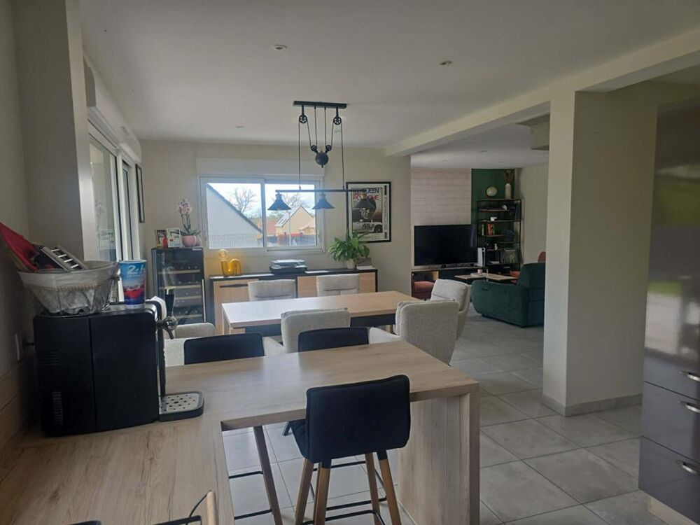 Vente Maison Maison 4 CHAMBRES DOUBLE GARAGE 5 pièce(s) 120 m2 Chemire le gaudin