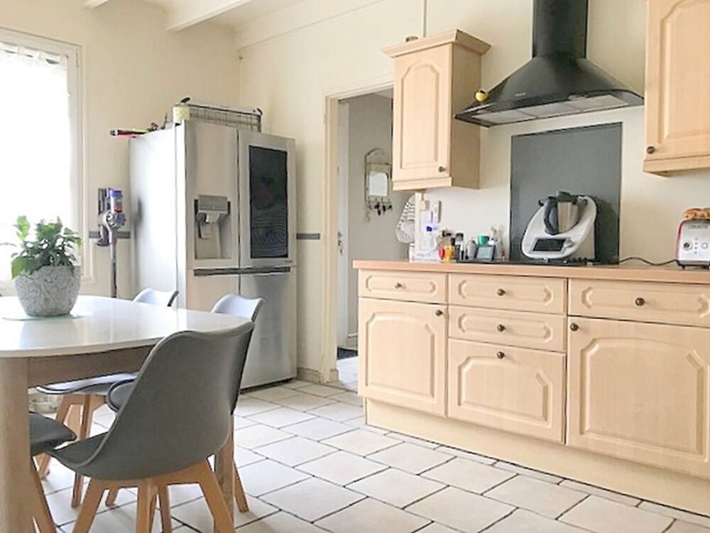 Vente Maison Maison familiale + LOCAL COMMERCIAL libre + dépendances et piscine La ronde