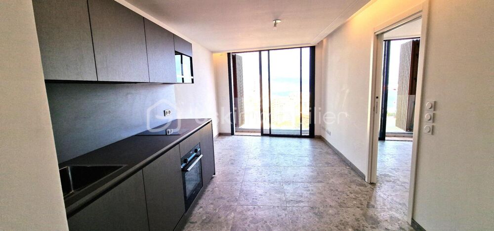 À VENDRE  BEAU 2 PIÈCES AVEC VUE MER, À DEUX PAS DE MONACO QUARTIER MONEGHETTI