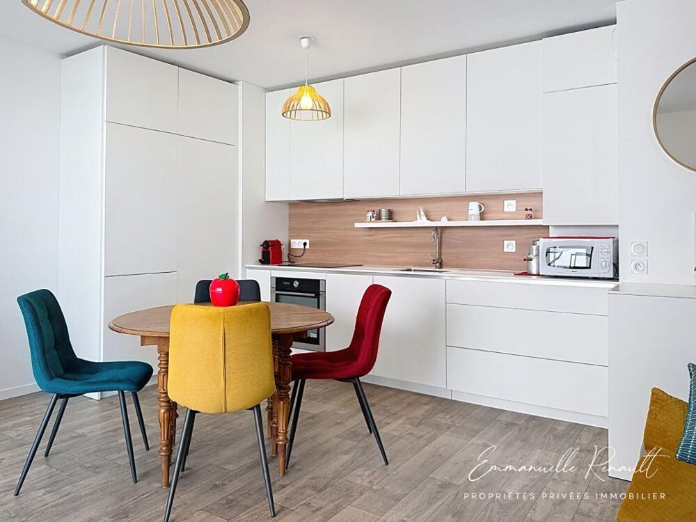 Vente Appartement Sarzeau · Appartement T2 de 43 m² avec balcon et parking couvert, à 1 km du Golfe et 300m des commerces Sarzeau