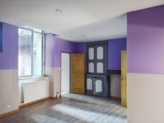  Immeuble à vendre 15 + pièces 200 m²