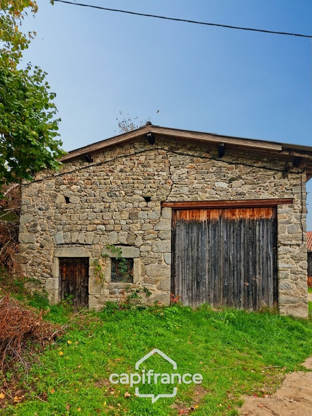 Vente Remise/Grange Grange de plus de 135 m² à vendre CELLES SUR DUROLLE (63) Celles sur durolle