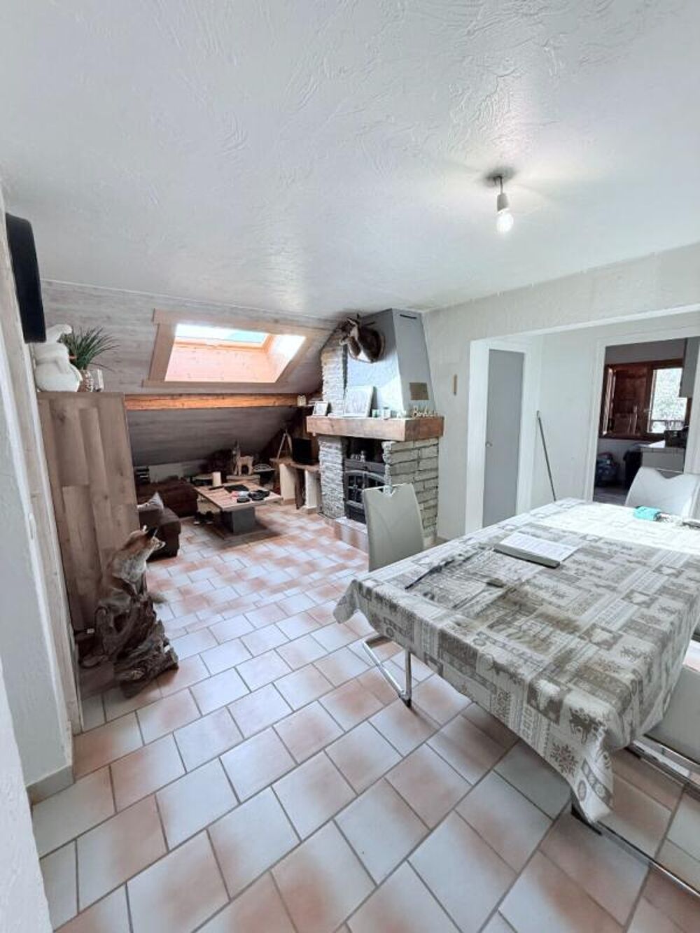 Appartement PASSY 87 M2 , 5 pièces 276000 euros